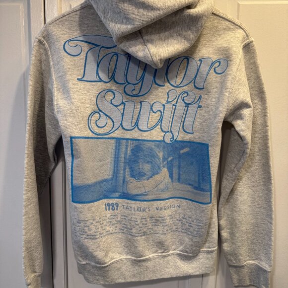 Taylor Swift 1989 Hoodie Sz XS Heather Grey - Picture 2 of 3